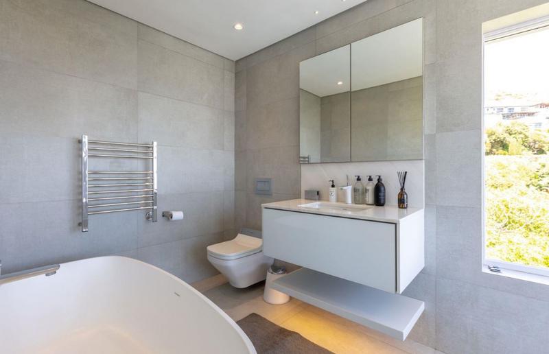 4 Bedroom Property for Sale in Llandudno Western Cape